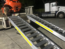 將圖片載入圖庫檢視器 3.5m 5.5トンヘビーデューティーラバータイヤ、ラバートラックマシナリーローディングランプ-RRBB554535